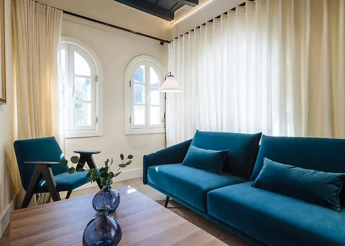 Bestay Refinadores De * 세비야